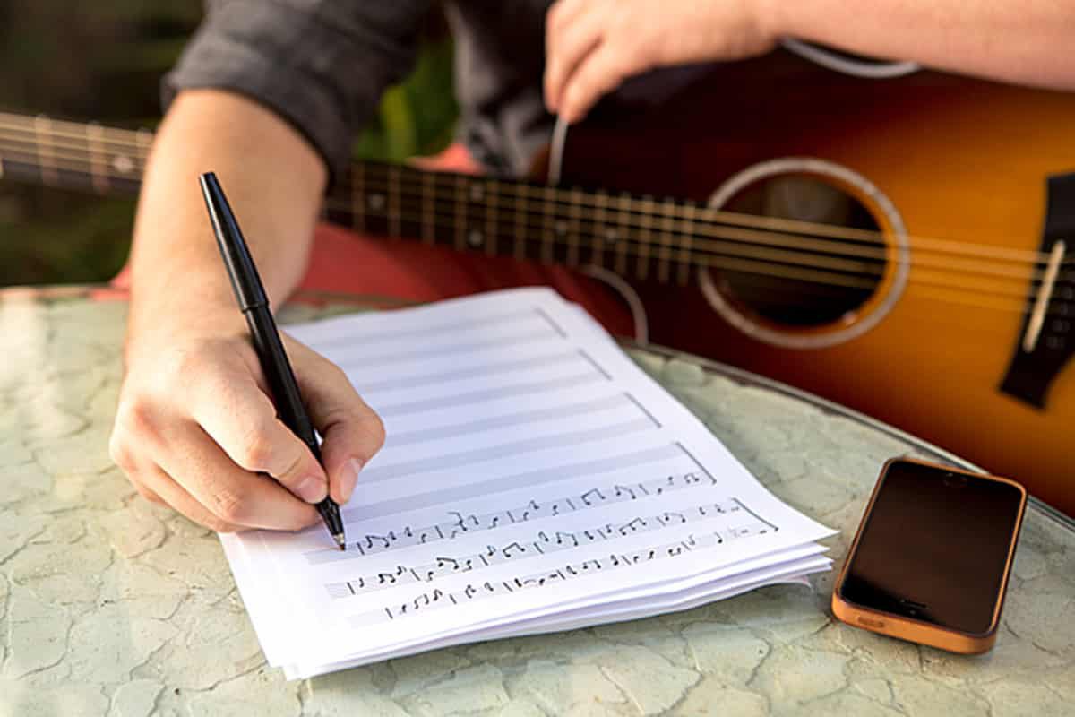 contoh-majas-asosiasi-dalam-lagu-5754573