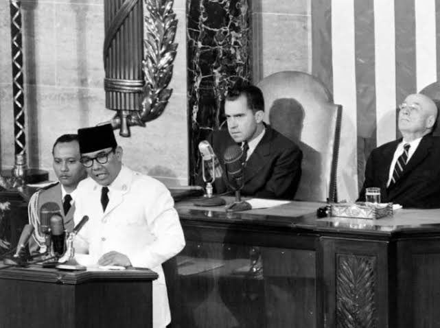 gaya-dan-ideologi-politik-8945660