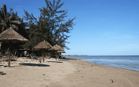 pantai-8698237