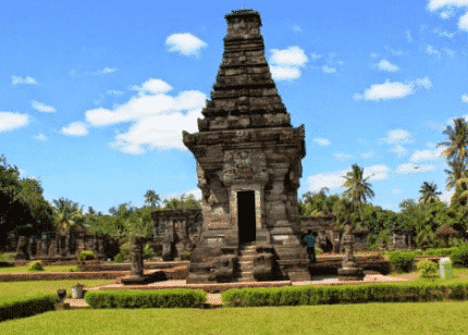 candi-panataran-3425511