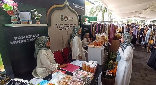 dharma-wanita-persatuan-jabar-gelar-bazar-ramadan-3864152-3422333-jpg