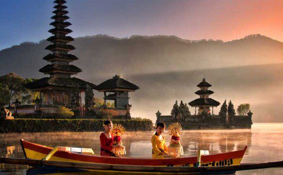 e2889a-sejarah-terbentuknya-danau-bedugul-serta-beratan-dan-fungsi-candinya-9667130