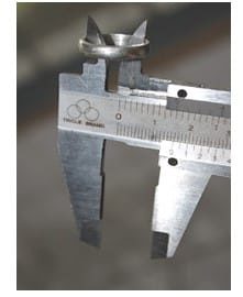 mengukur-diameter-dalam-suatu-benda-8755089