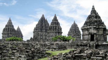 sejarah-legenda-candi-prambanan-5401557-6500396-jpg