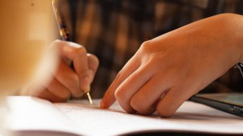 soal-bahasa-inggris-kelas-6-semester-1-pilihan-ganda-dan-pembahasan-lengkap-3244711-3235511-jpg