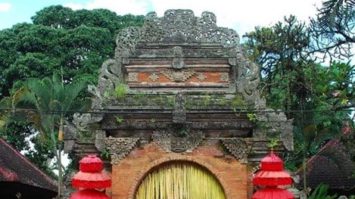 agama-kerajaan-bali-9257823-4601459-jpg