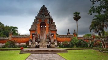 kerajaan-bali-6771572-3213835-jpg