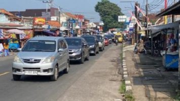 pasar-tumbang-rajamandala-2138456-8724234-jpg