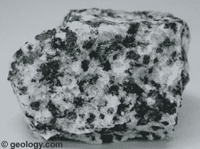 hornblende-syenite-6183900