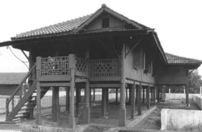 rumah-adat-suku-bugis-8729851