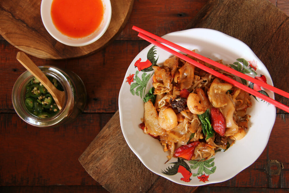 kwetiaugoreng-popularstreetfooddishinmedanstir-friedflat