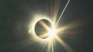 gerhana-matahari-yang-terjadi-tahun-2015-7031105