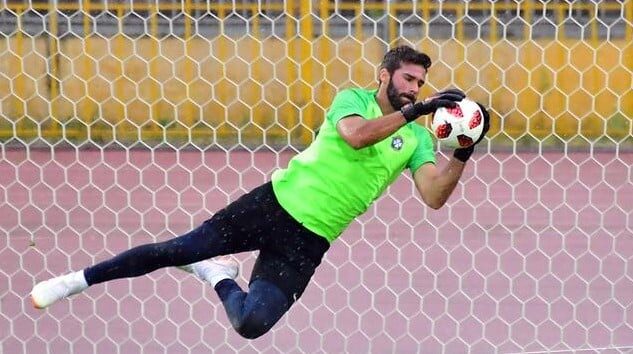 teknik-menangkap-bola-goalkeeping-1043642