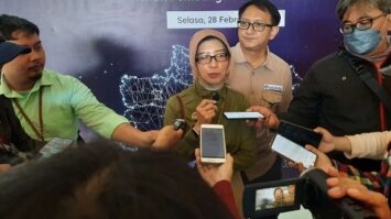 kepala-dpmptsp-jabar-nining-yulistiani-8834324-9387740-jpeg
