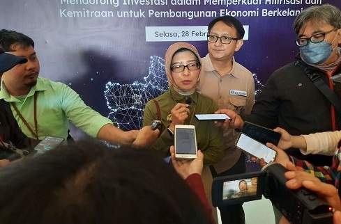 kepala-dpmptsp-jabar-nining-yulistiani-8834324-9387740-jpeg