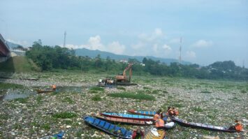 sampah-citarum-1584502-5400404-jpeg