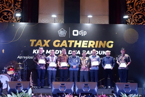tax-gathering-1297763-1284756-jpeg