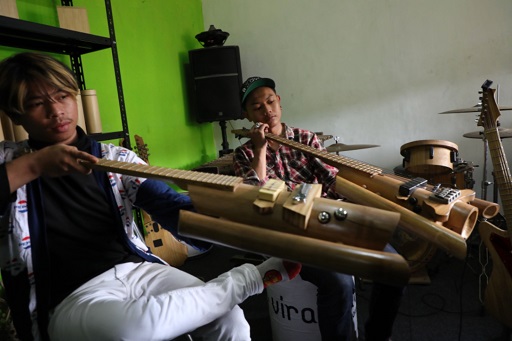 berkat-pemberdayaan-bri-umkm-ini-optimalkan-produk-bambu-hingga-mancanegara-9641662-1354976-jpeg