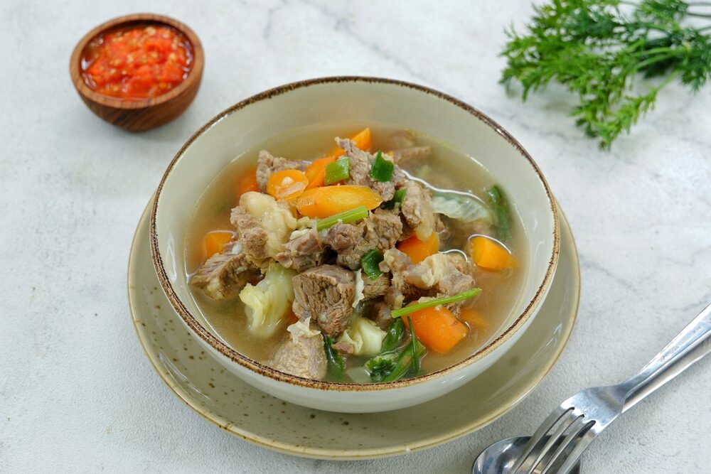 soupsopdagingisindonesiantraditionalfoodservedina-2