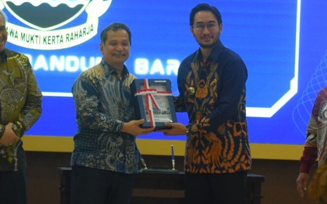 1001072567-6633176-6995939-jpg