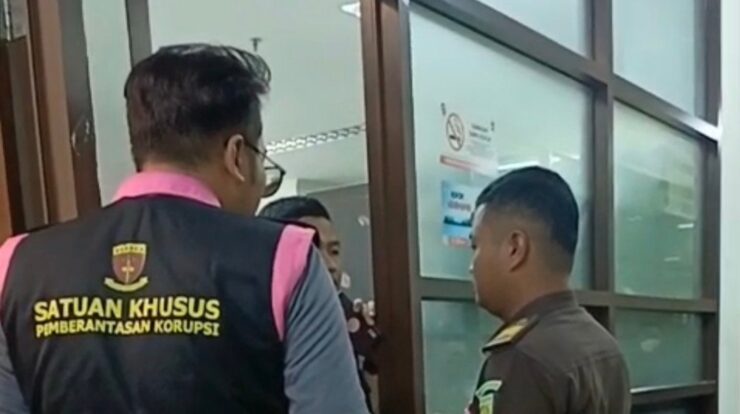 1001185286-3352846-4716159-jpg