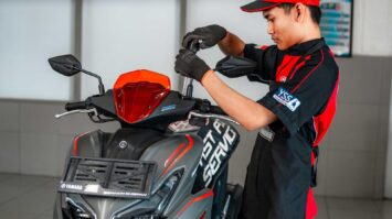 deretan-aksesoris-resmi-yang-bikin-tampilan-motor-maxi-yamaha-semakin-kece-scaled-3288850-3059046-jpeg