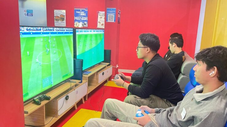 kawan-bola-showdown-ea-fc-25-e-sport-indonesia-tumbuh-dari-komunitas-ke-komunitas-7380651-9638599-jpeg