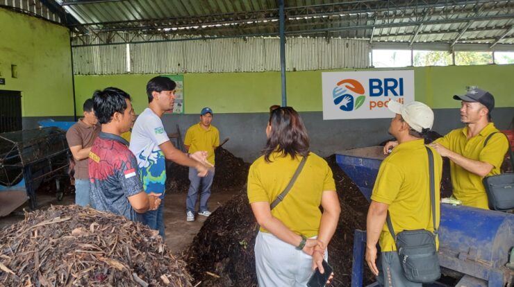 atasi-masalah-sampah-di-bali-bri-peduli-beri-pelatihan-diversifikasi-dan-penguatan-mutu-produk-pupuk-kompos-6856066-5313867-jpeg