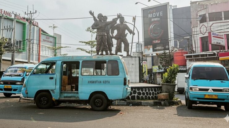 angkot-3938699-8221417-jpg