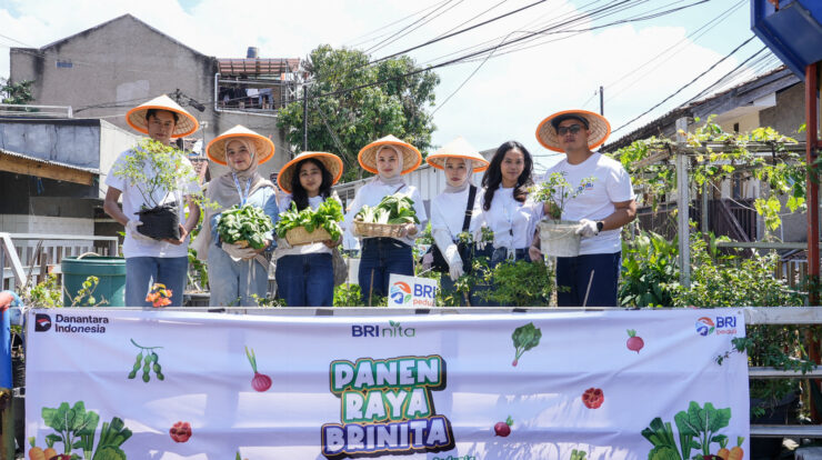 bri-peduli-peringati-hari-pangan-sedunia-dengan-panen-raya-brinita-wujudkan-ketahanan-pangan-di-perkotaan-2086256-6329195-jpeg