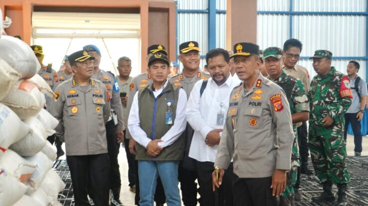 dukung-ketahanan-pangan-nasional-polda-jabar-resmikan-gudang-logistik-dan-tanam-jagung-serentak-kuartal-iv-2788022-3323438-jpeg
