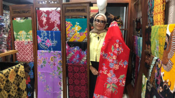 kisah-inspiratif-datik-daryanti-merintis-bisnis-batik-dari-rumah-tangga-hingga-perluas-pasar-ke-luar-negeri-bersama-brincubator-9532755-3827253-jpeg