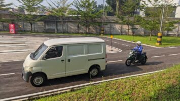waspadai-area-blindspot-kunci-aman-berkendara-di-jalan-raya-9478840-4939263-jpeg
