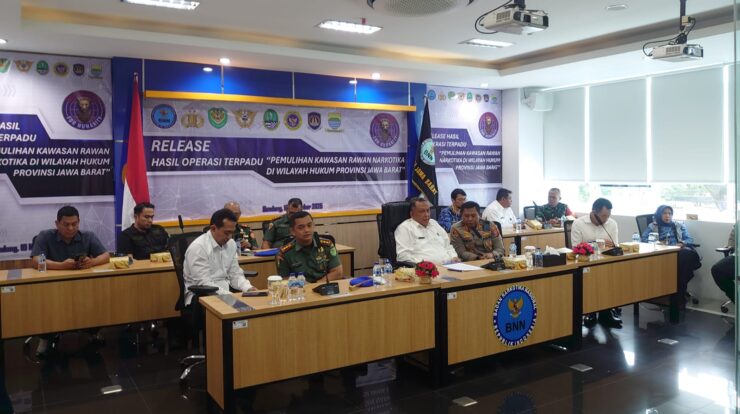 bnnp-jabar-gelar-operasi-terpadu-pulihkan-kawasan-rawan-narkotika-14-orang-diamankan-8353967-1171087-jpeg