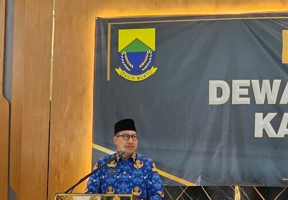 lantik-ketua-korpri-cianjur-dedi-taufik-tekankan-reformasi-asn-dan-inovasi-layanan-publik-4723513-1041007-jpeg