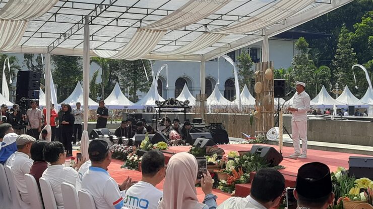 menko-pmk-apresiasi-jabar-jadi-pelopor-perlindungan-sosial-bagi-seniman-dan-budayawan-7148518-5940191-jpeg