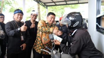 bank-bjb-hadirkan-inovasi-samsat-drive-thru-pelayanan-publik-garut-makin-cepat-dan-mudah-8458525-6207998-jpeg