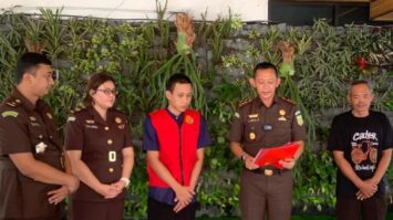 ft-b-3-2287487-4250385-jpg