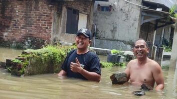 warga-kebanjiran-6765475-9667480-jpg