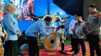 1001448695-6429543-3193622-jpg