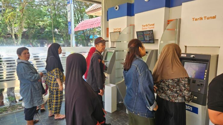 bri-aktifkan-protokol-manajemen-kelangsungan-usaha-akses-layanan-tetap-terjaga-di-daerah-terisolir-bencana-banjir-bandang-melalui-satelit-2153815-6575924-jpeg